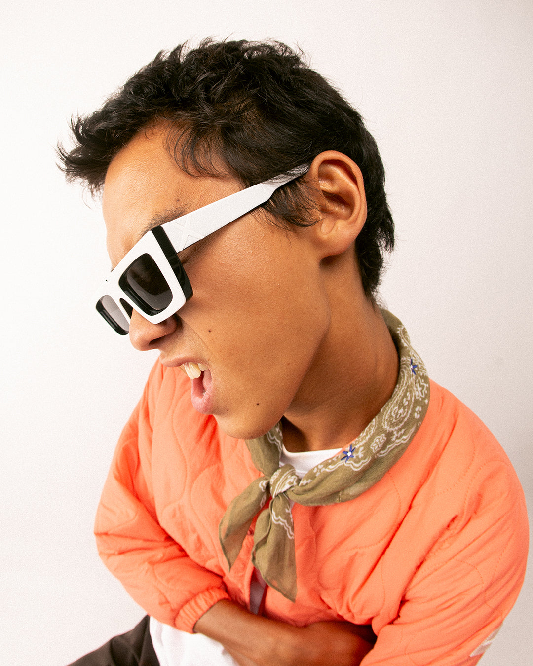 LIL JET/ WHITE BLACK